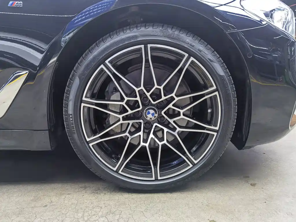 BMW 5 Series — миниатюра 20