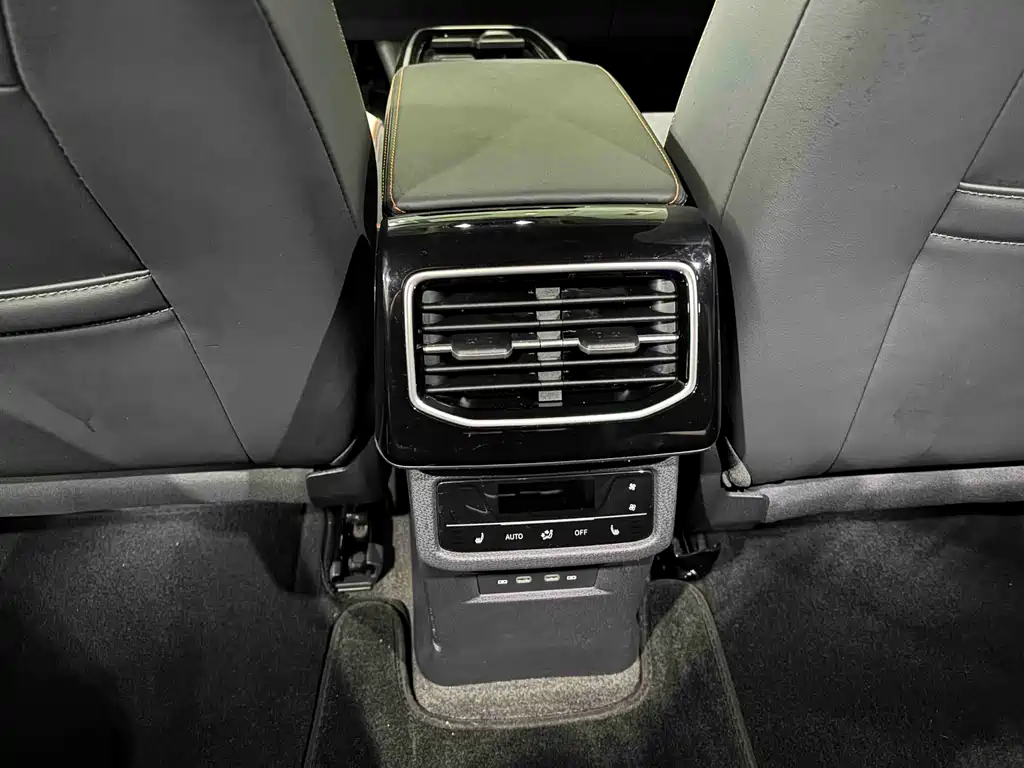 VOLKSWAGEN ID.6 CROZZ