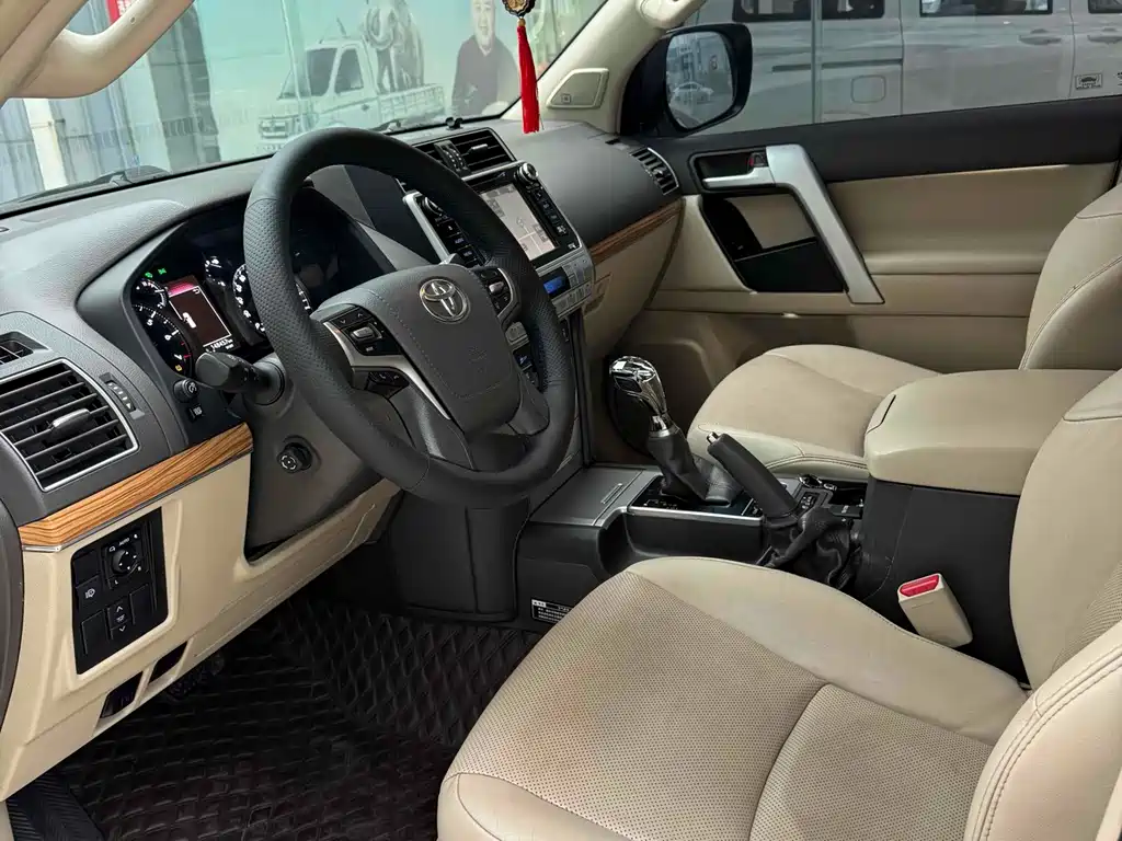 Toyota Prado — миниатюра 10