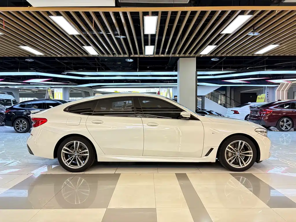 BMW 6 Series GT — миниатюра 6