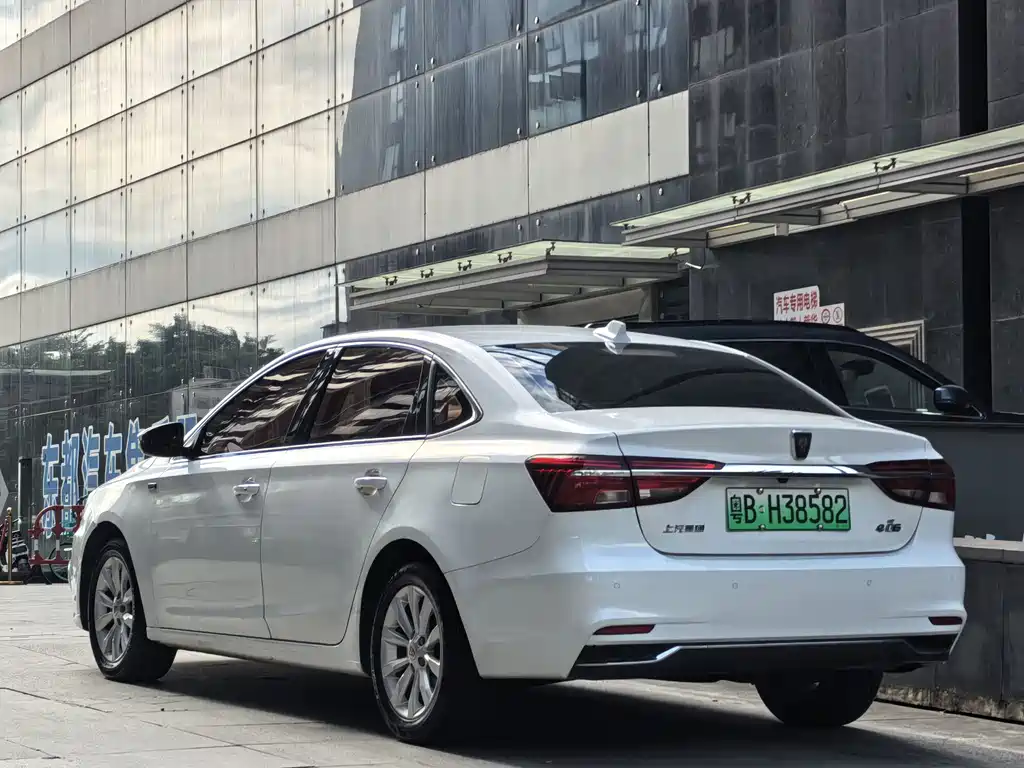 ROEWE I6 NEW ENERGY
