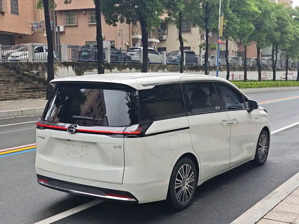 GAC Motor Trumpchi E8 PHEV — миниатюра 5
