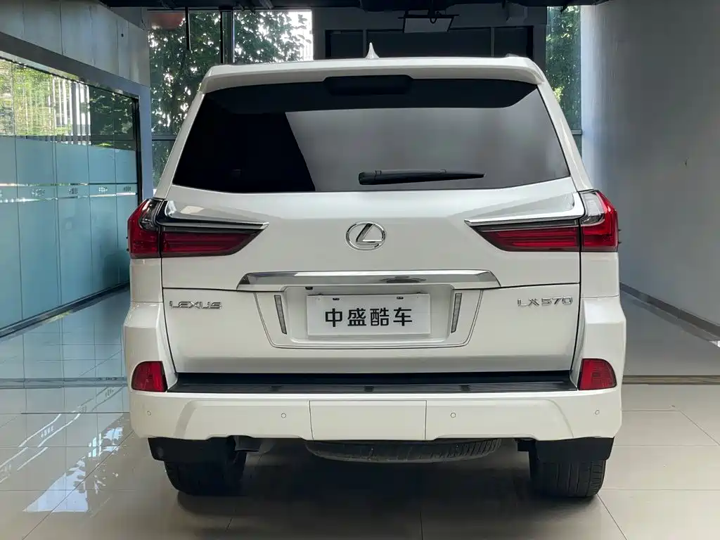 Lexus LX — миниатюра 30