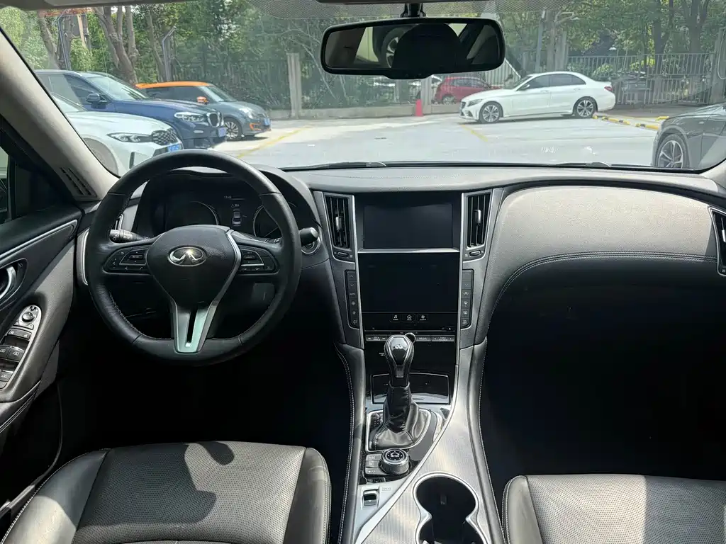 Infiniti Q50L 2018 2.0T VI