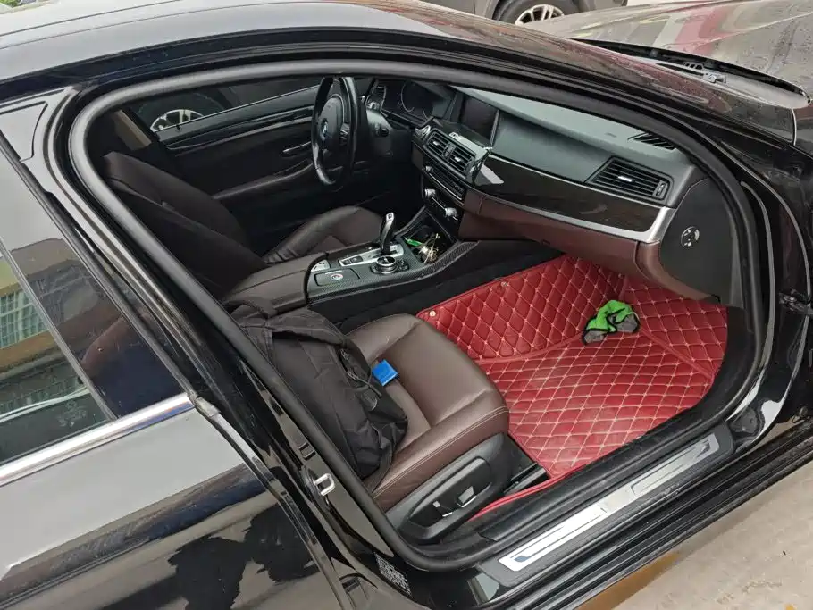 BMW 5 Series — миниатюра 8