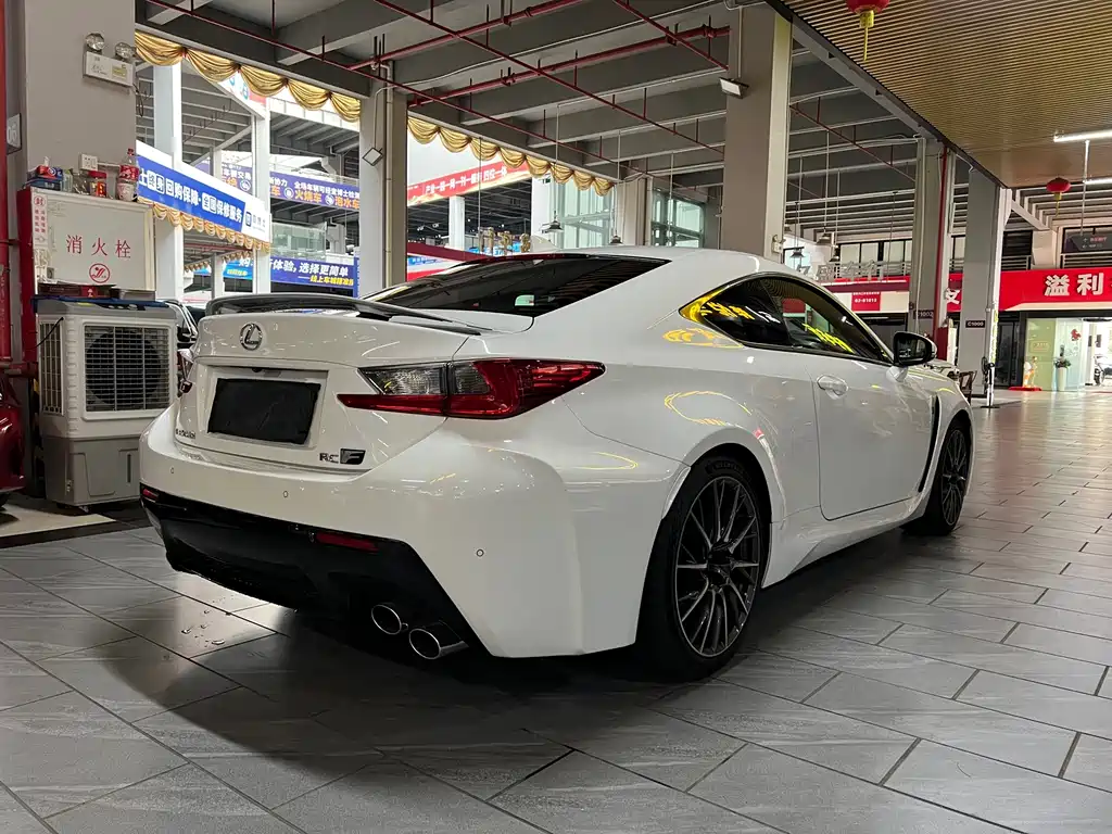 Lexus RC F — миниатюра 3