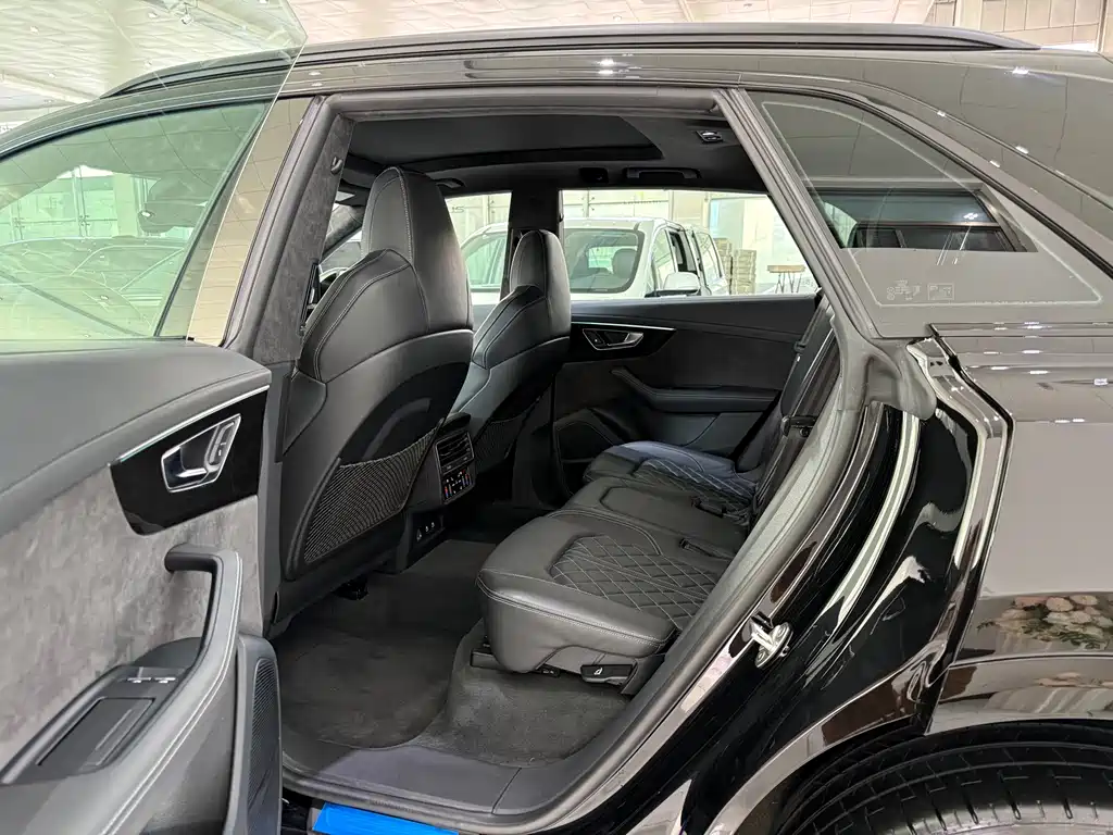 Audi Q8 — миниатюра 8