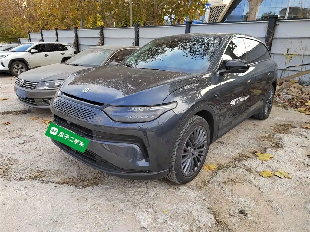 ZERO-RUNNING CAR ZERO RUN C11