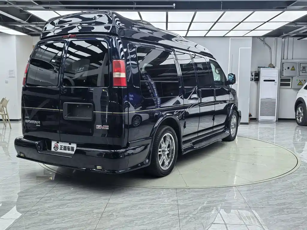 GMC Savana — миниатюра 21