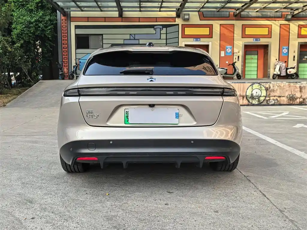 NIO NIO ET5T