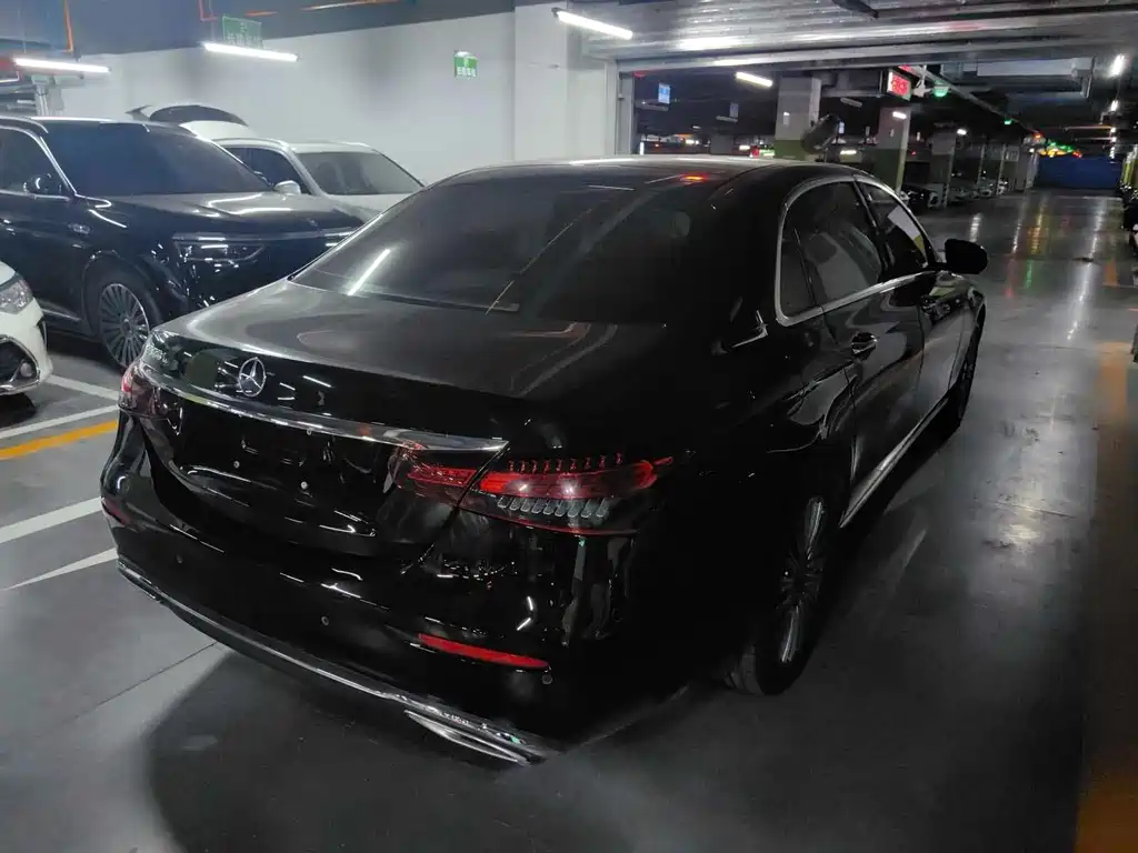 Mercedes-Benz E-Class — миниатюра 6