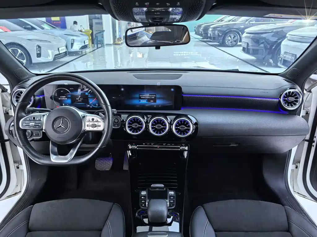 Mercedes-Benz A-Class — миниатюра 7
