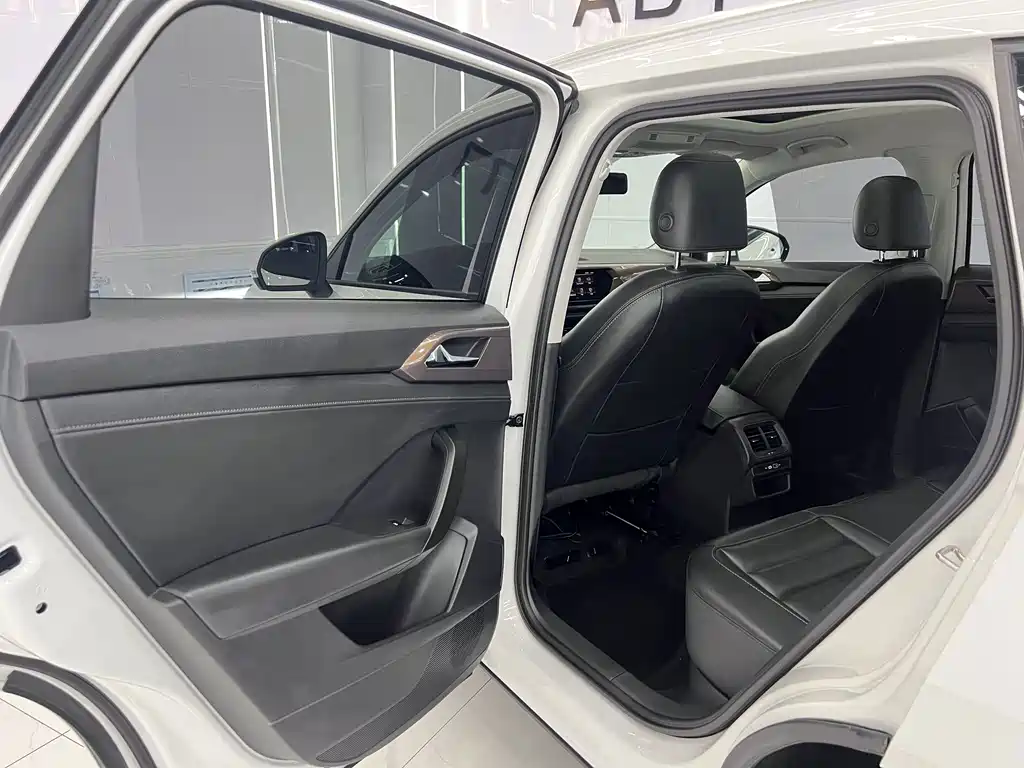 Volkswagen Tharu — миниатюра 14