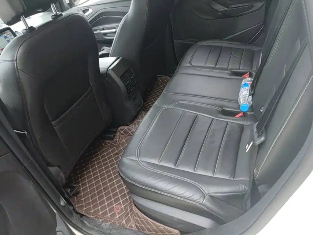 Ford Kuga — миниатюра 17