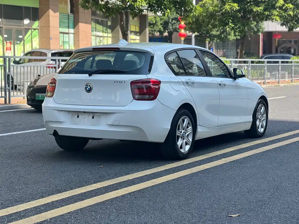 BMW 1 Series (Import) — миниатюра 8