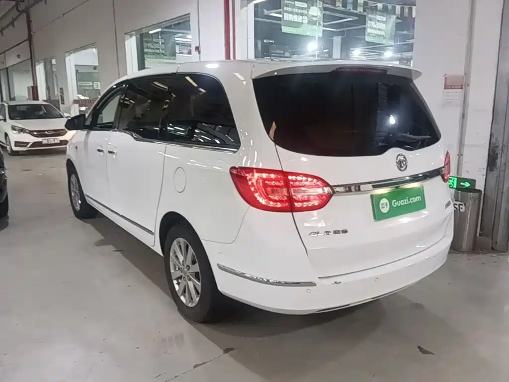 Buick GL8 — миниатюра 5