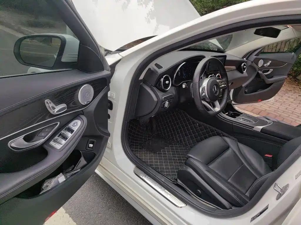 Mercedes-Benz C-Class — миниатюра 12