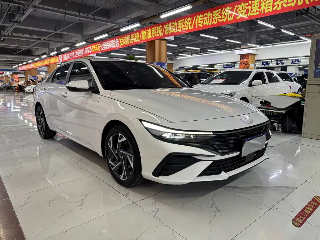 Hyundai Elantra — миниатюра 3