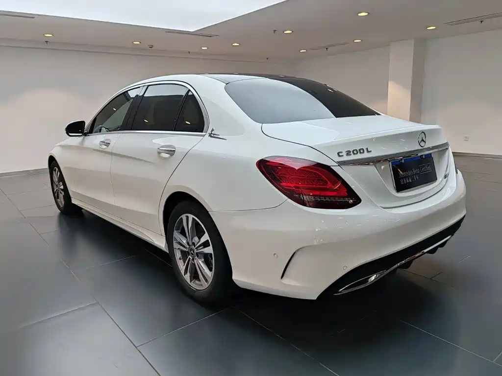 Mercedes-Benz C-Class — миниатюра 3