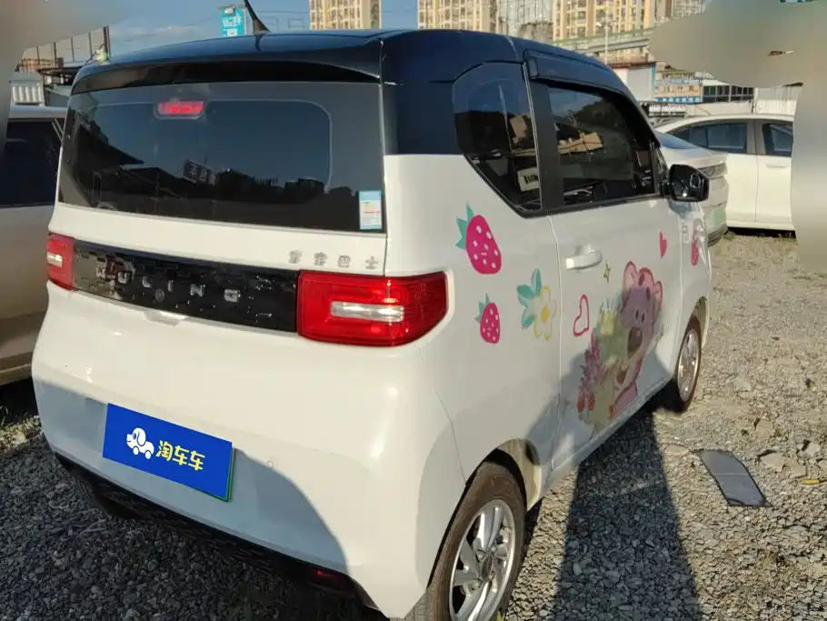 Заказать Wuling MINIEV 2020 года за 660 888 ₽  из Китая