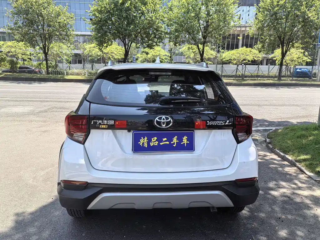 Toyota Yaris L — миниатюра 8