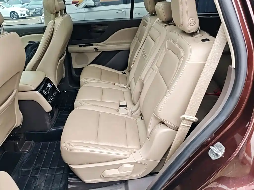 Lincoln Aviator (Import) — миниатюра 17