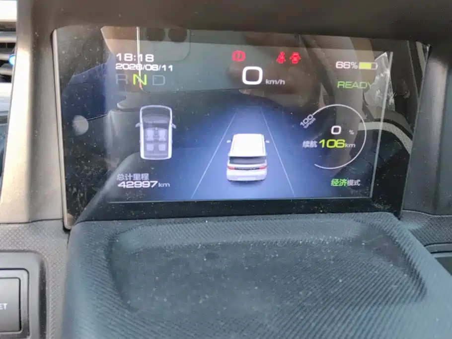Заказать Wuling MINIEV 2020 года за 660 888 ₽  из Китая