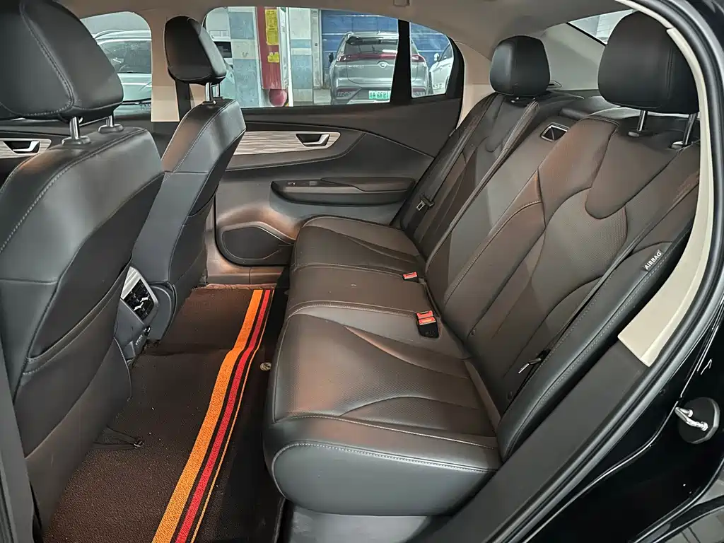 Hongqi Hongqi E-QM5 — миниатюра 13