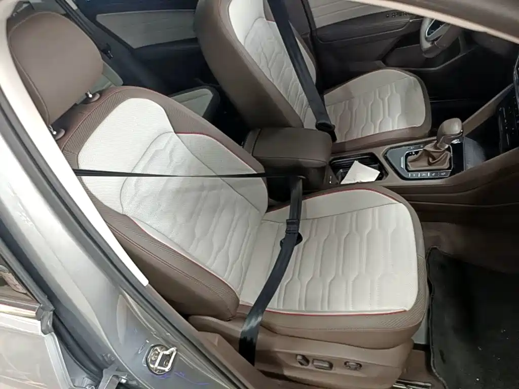 Volkswagen Tiguan L PHEV — миниатюра 25