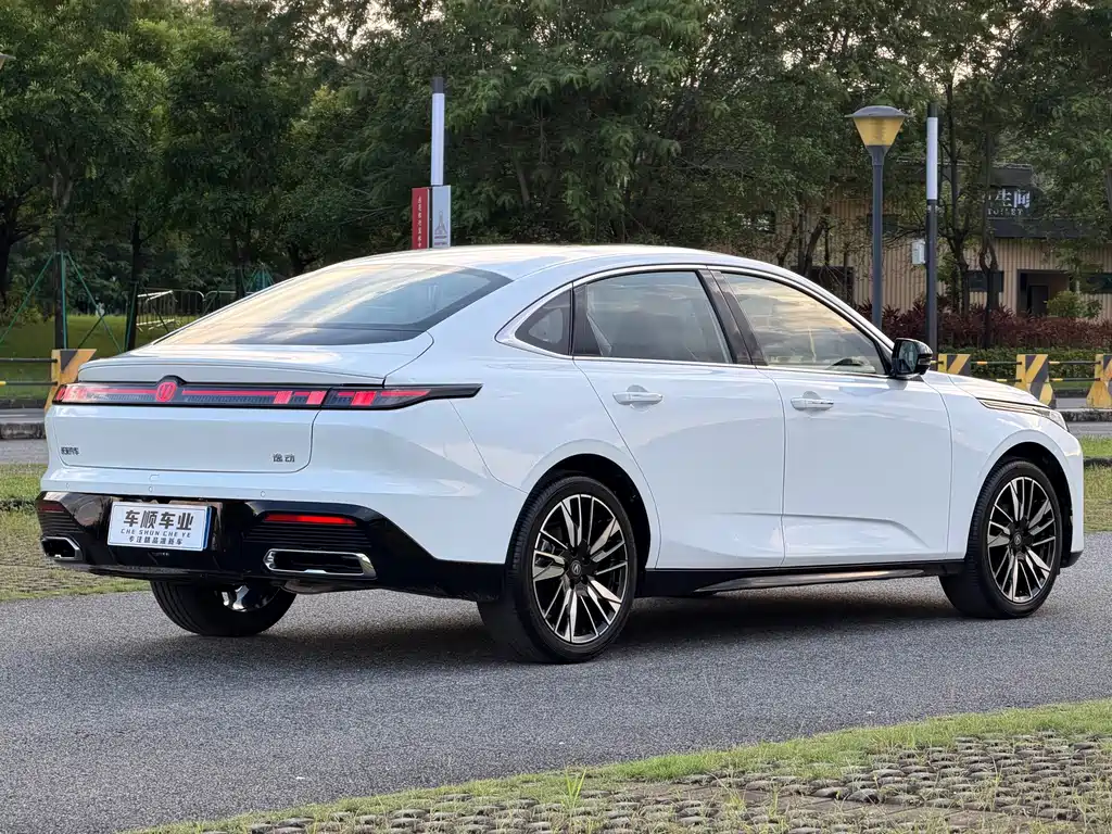 Changan Eado — миниатюра 8