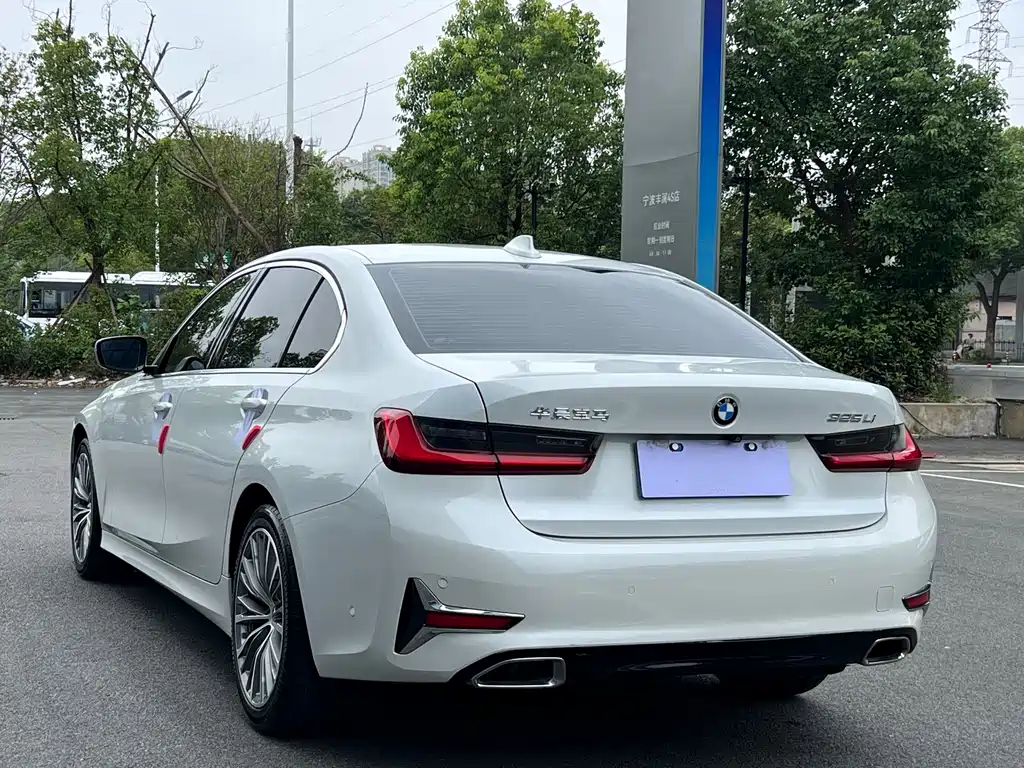 BMW 3 Series — миниатюра 17