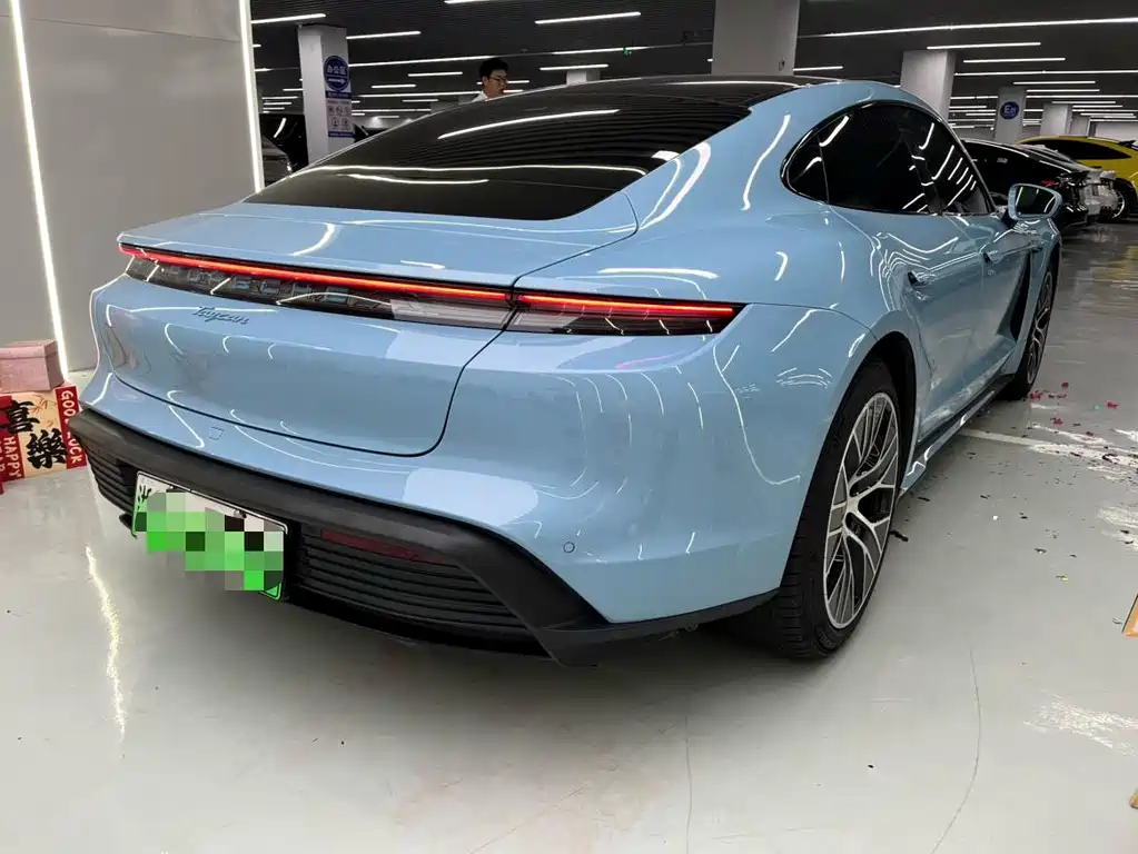 Porsche Taycan — миниатюра 10