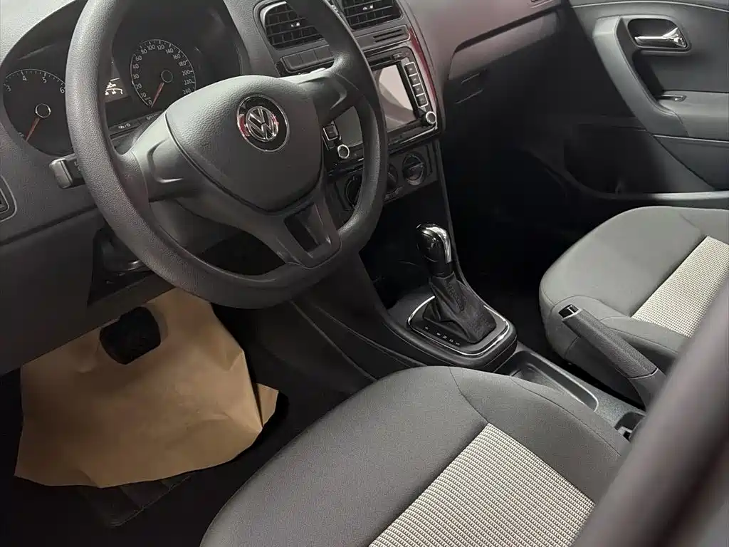 Volkswagen Polo — миниатюра 4
