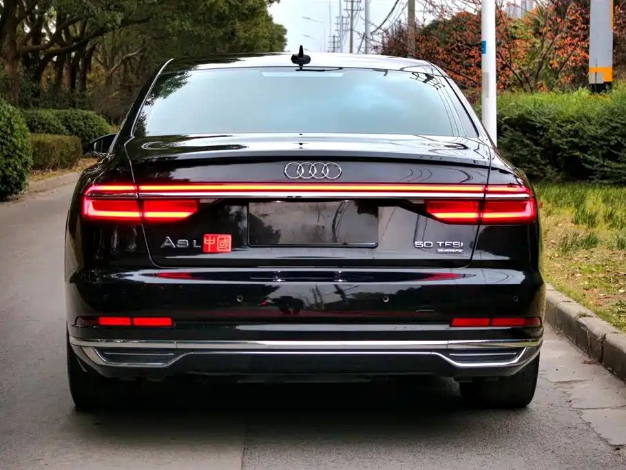 AUDI A8
