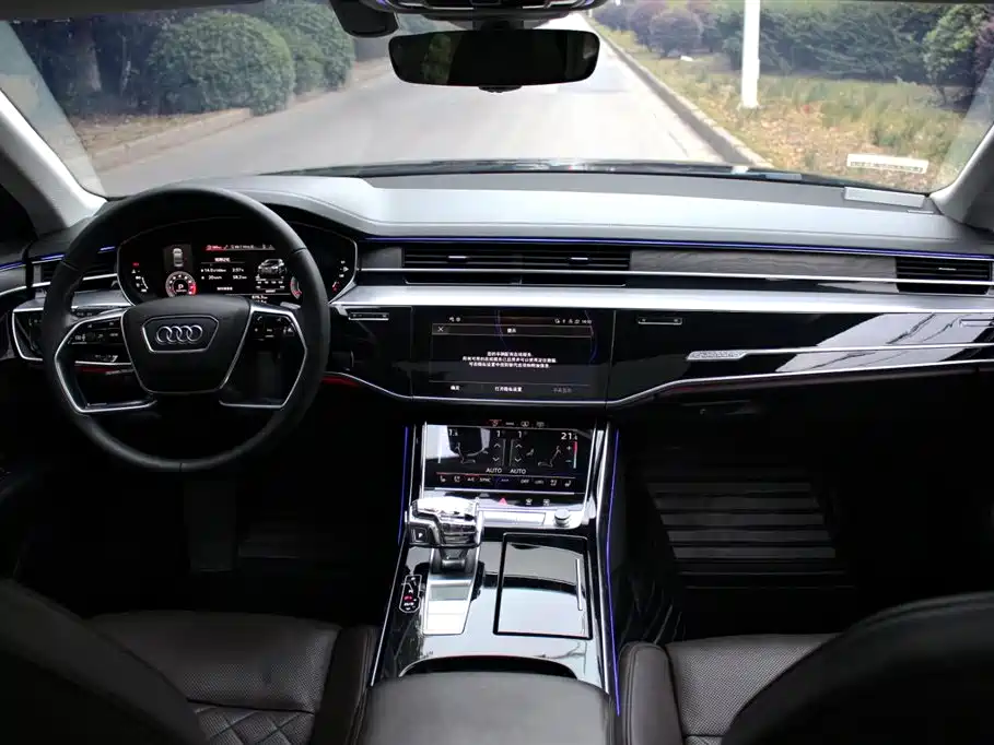 AUDI A8