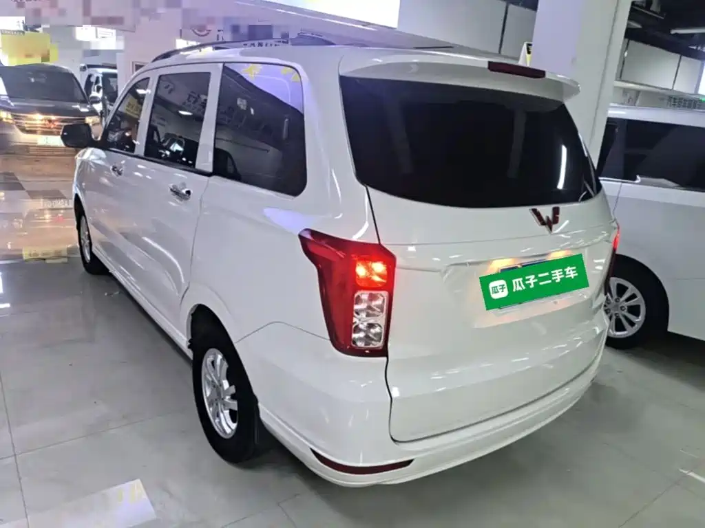 Wuling Hongguang — миниатюра 5