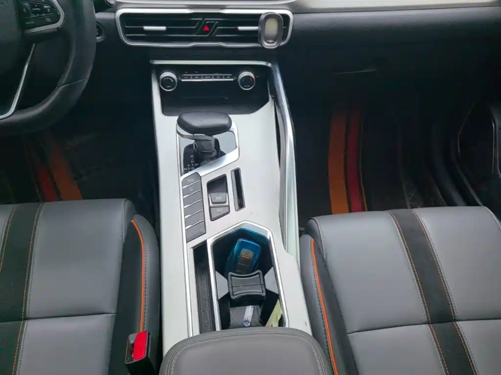 Geely Binyue — миниатюра 14