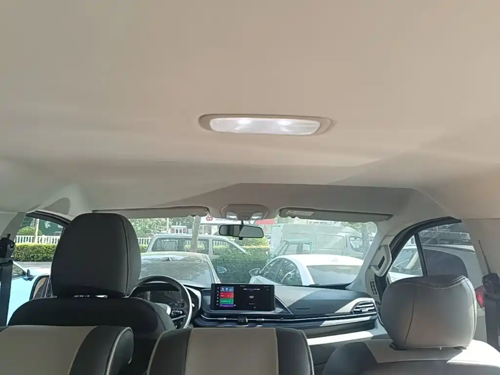 Maxus V70 — миниатюра 18