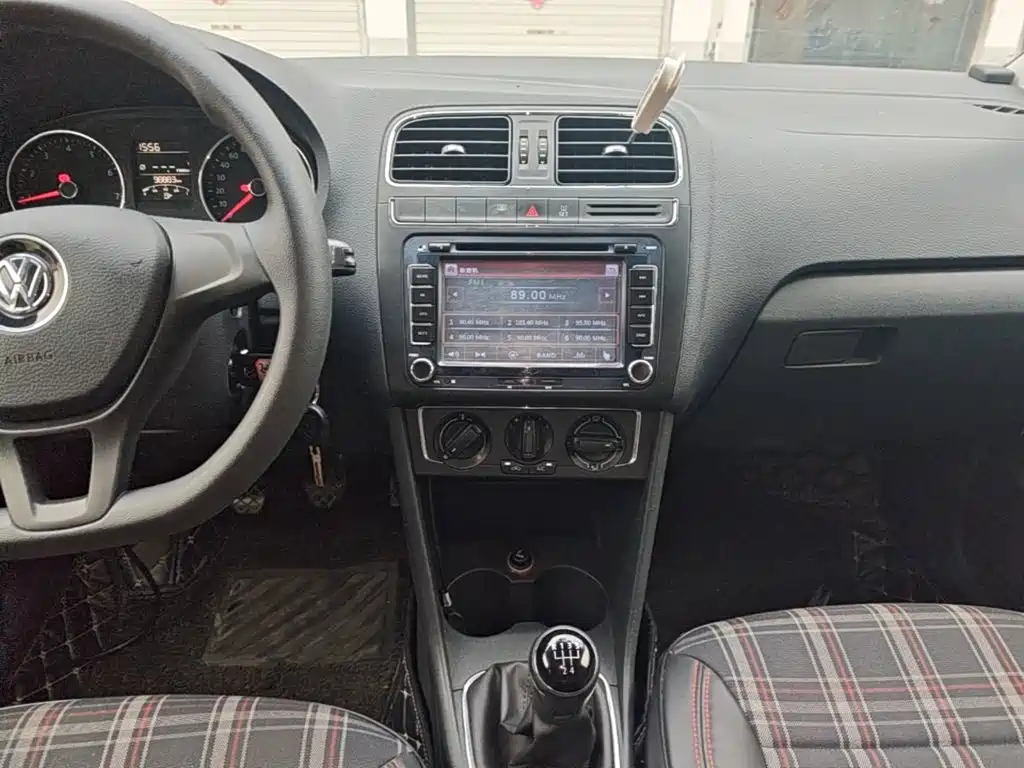 Volkswagen Polo — миниатюра 13