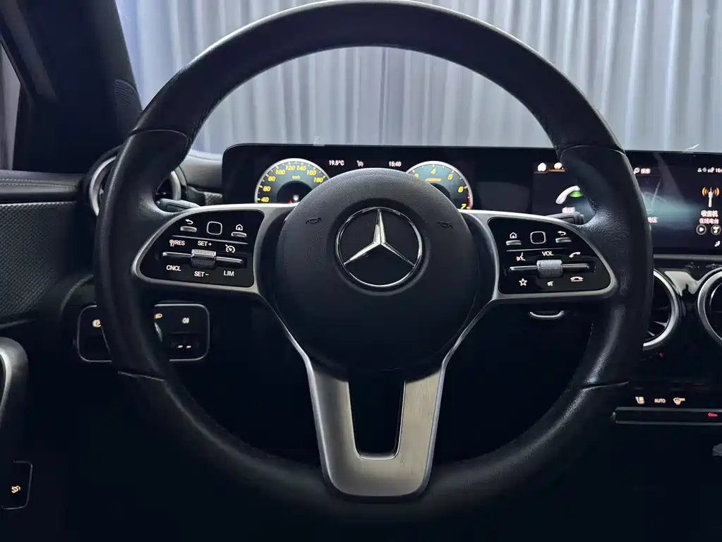 Mercedes-Benz A-Class — миниатюра 12