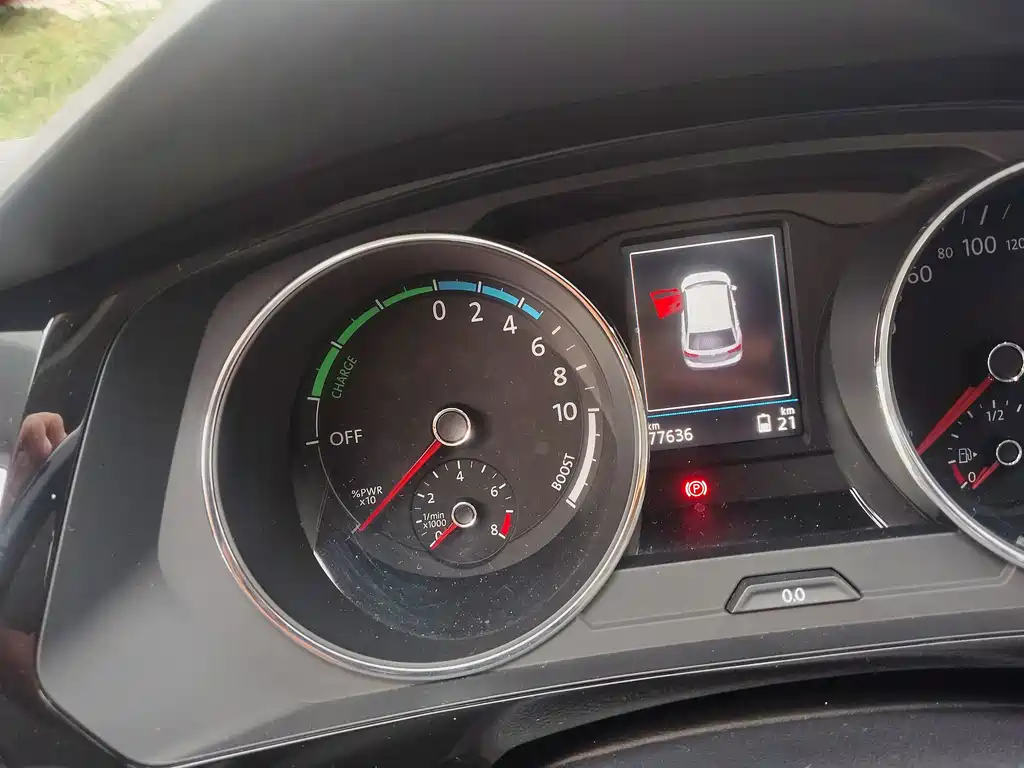 Volkswagen Tiguan L PHEV — миниатюра 8