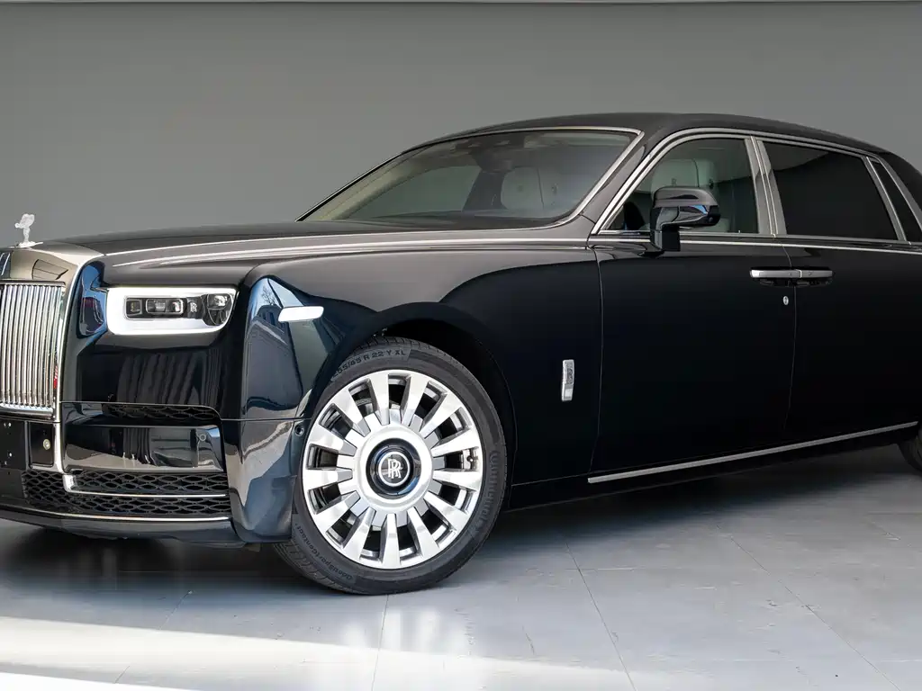 ROLLS-ROYCE PHANTOM