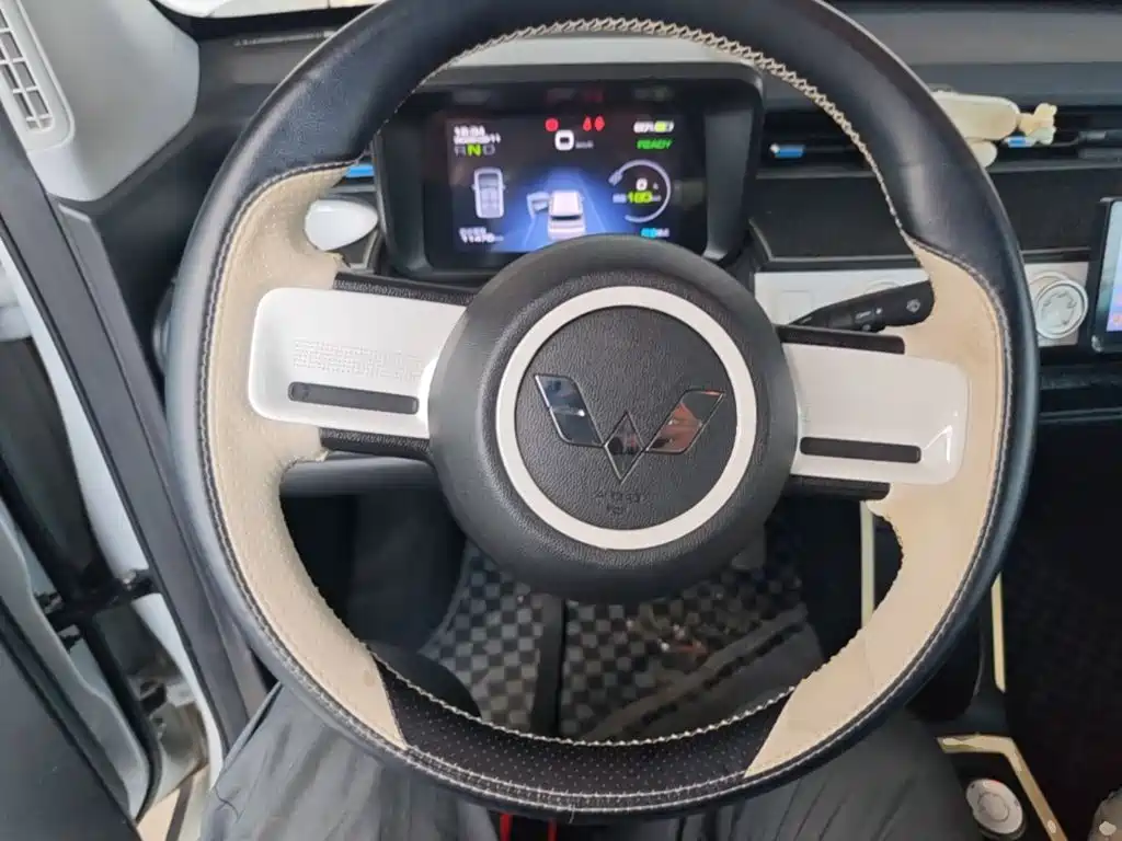 Wuling MINIEV — миниатюра 11
