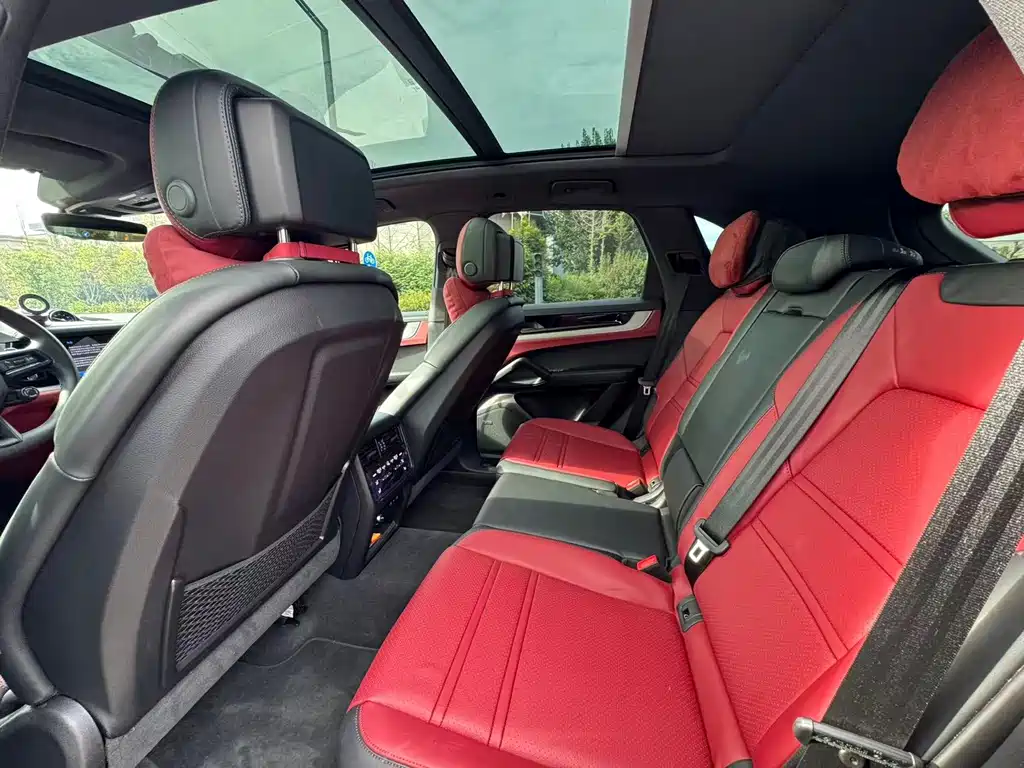 Porsche Cayenne — миниатюра 4