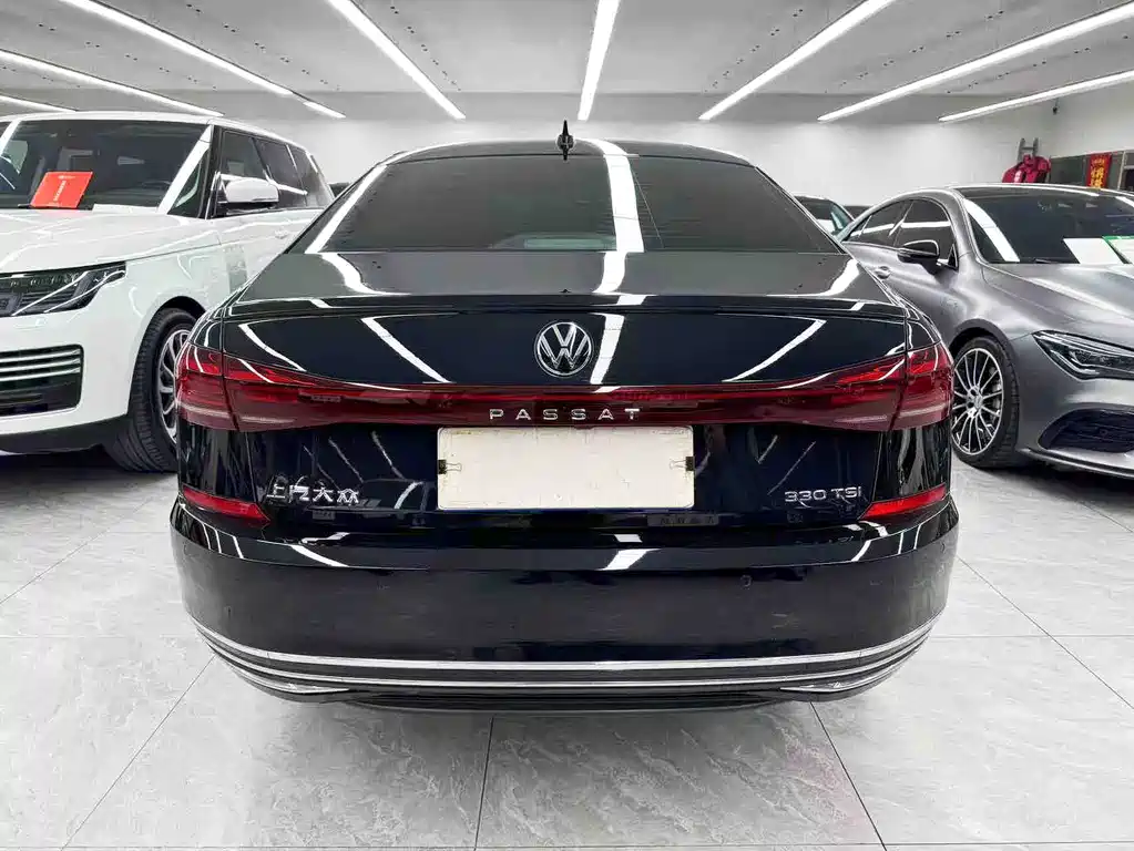 Volkswagen Passat 2023 330TSI Luxury