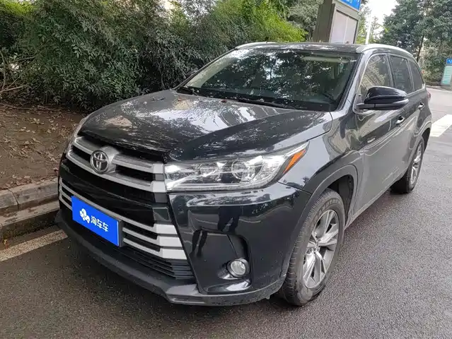 TOYOTA HIGHLANDER