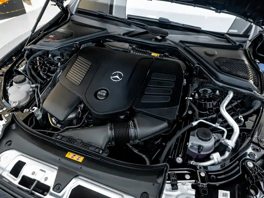 Mercedes-Benz E-Class — миниатюра 11