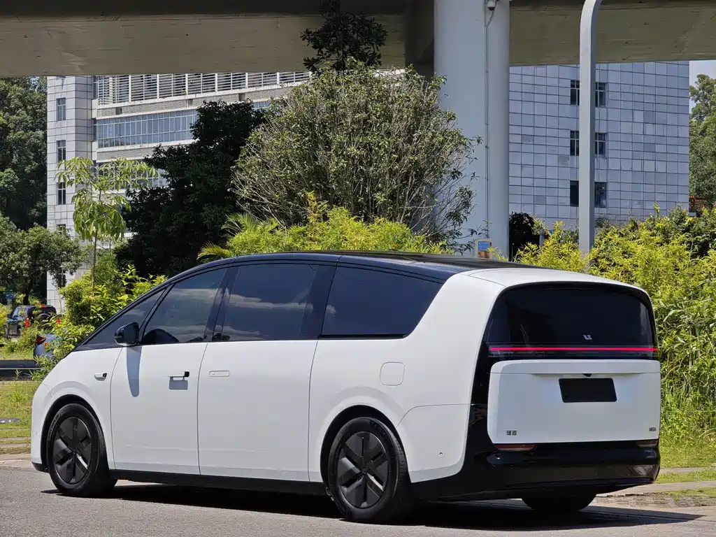 Li Auto Li MEGA — миниатюра 6