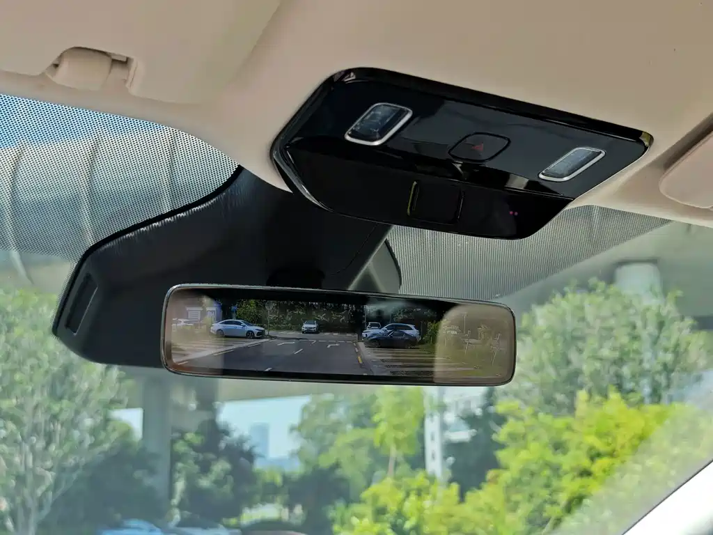 Li Auto Li MEGA — миниатюра 17