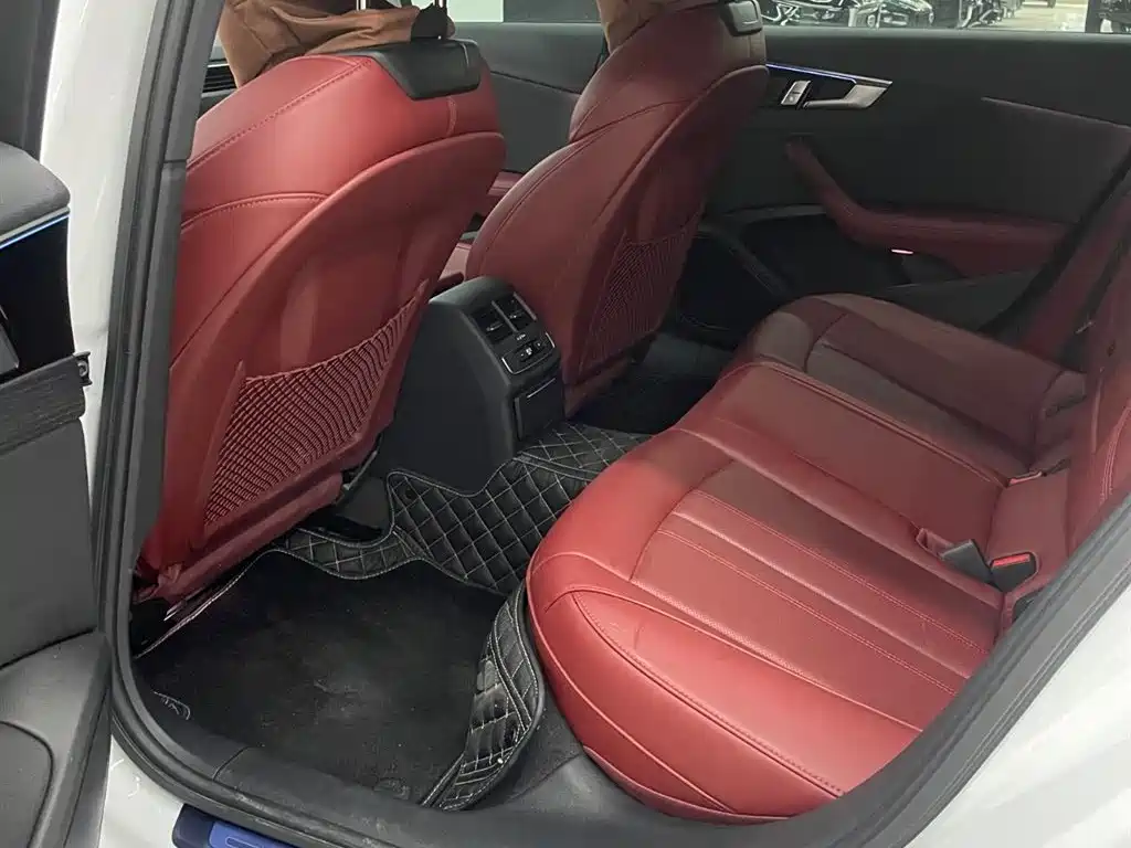 Audi A4L 2025 200 Enjoy 40 TFSI Luxury